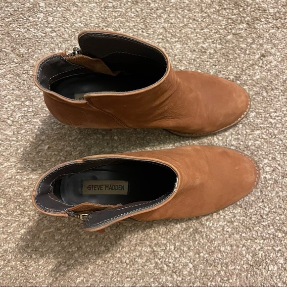 Steve Madden Whysper Leather Nubuck Zip Ankle Boot size 9B - Picture 8 of 8